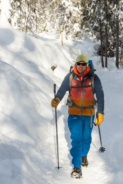 Thomas, guide privé pour des randonnes dans la Canyon de Korouoma en laponie Finlandaise